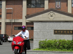 橫芝敬愛高校のバイク通学風景